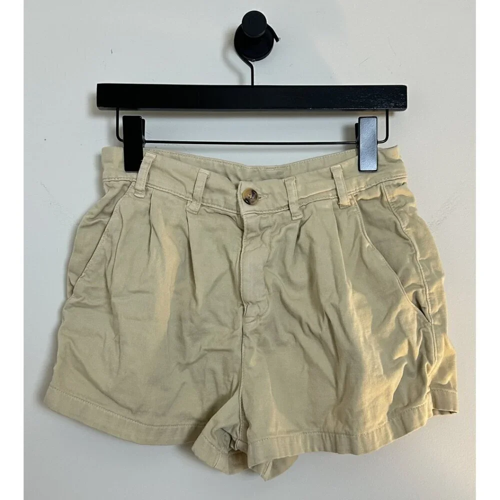 FREE PEOPLE Billie Chino Shorts in Almond Milk Size US 0